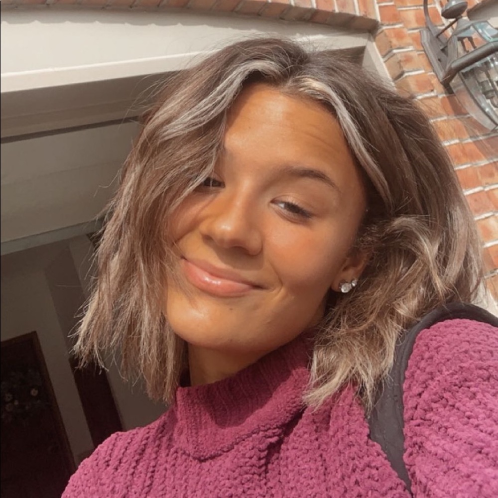 Meet your Posher, Ella